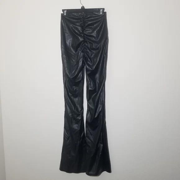 NWT  PrettyLittletThing Flare Leg Faux Leather Pants - Picture 3 of 3